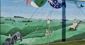 wall art showing pea pickers in the filed -things to do in Korumburra